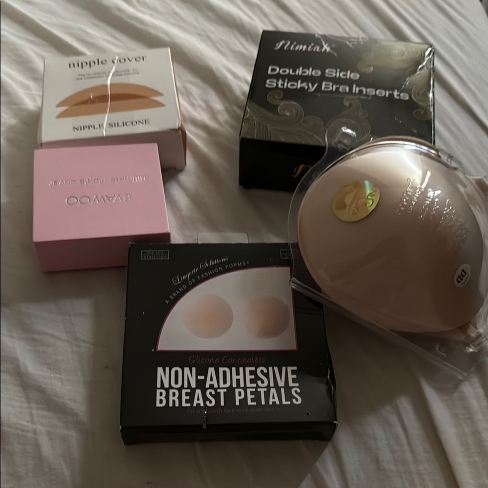 Silicone Nipple Covers and Bra Inserts Set